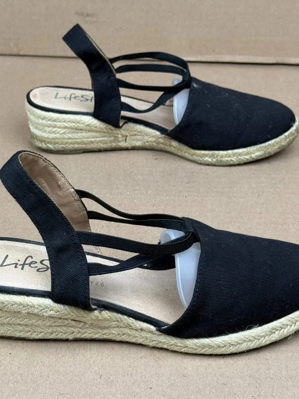 Women's LifeStride Velocity 2.0 Black Espadrille Wedge Sandals Size 9M damage